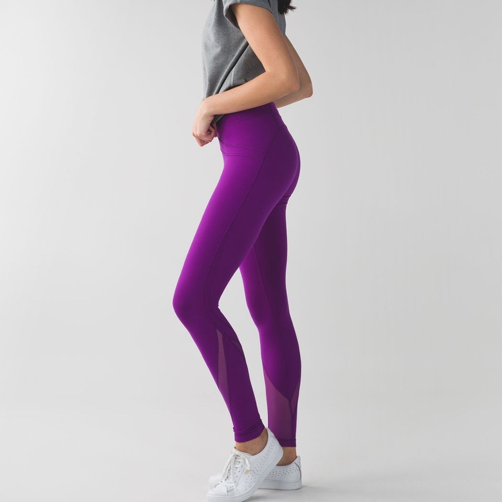 lululemon free flow tight ‘Tender Violet’ purple — size 4